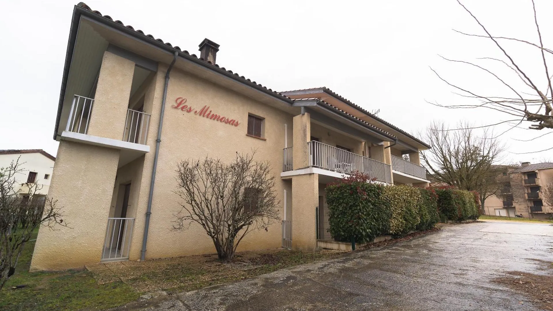 Les Mimosas - App 03 - Appartement Cosy Rdc Cazaubon 0*,  França